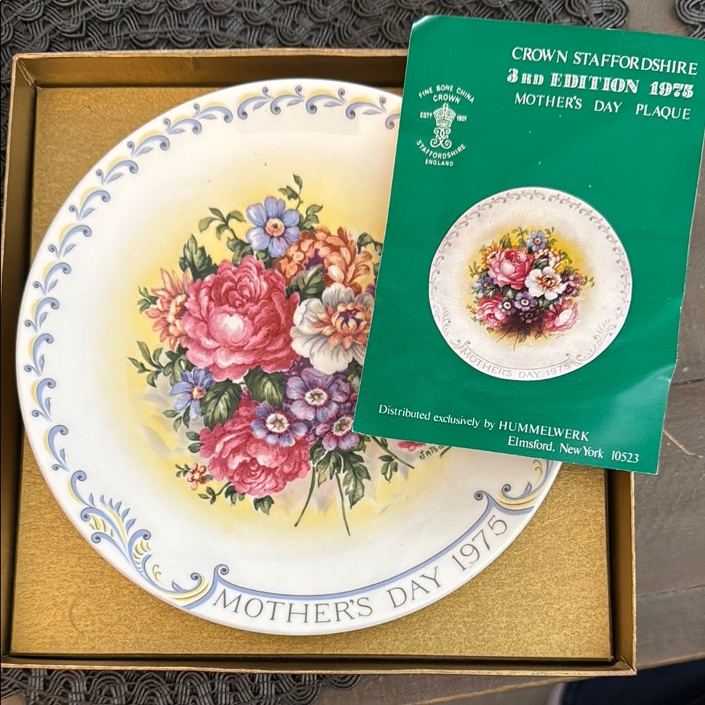 Vintage Limited Edition Mother's Day 1975 Floral Plate
